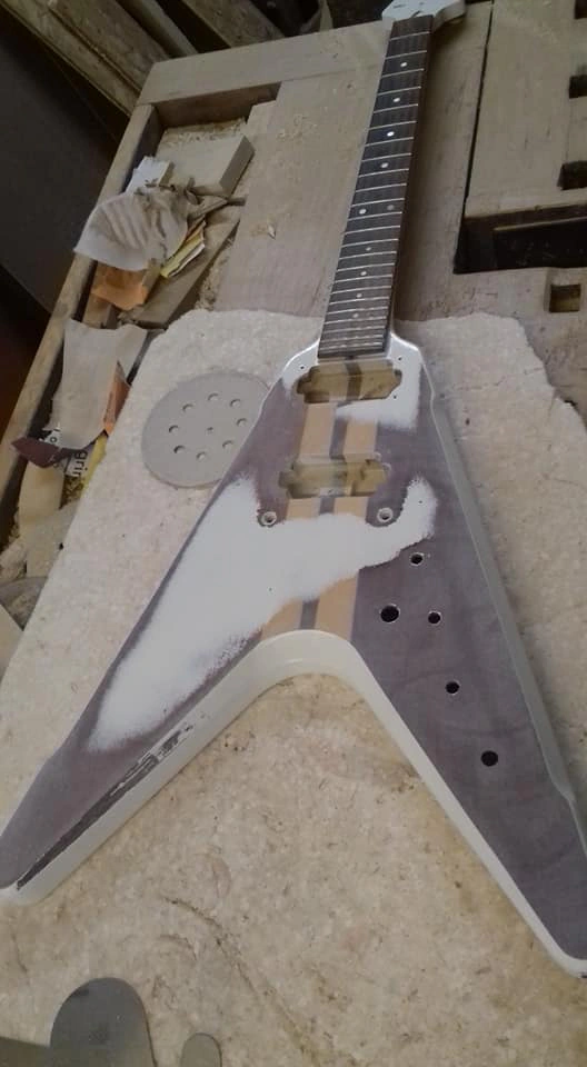 Höfner Venture 1980 Restaurierung – Detailansicht 10 – Gitarrenreparatur Heier Guitars bei Dresden